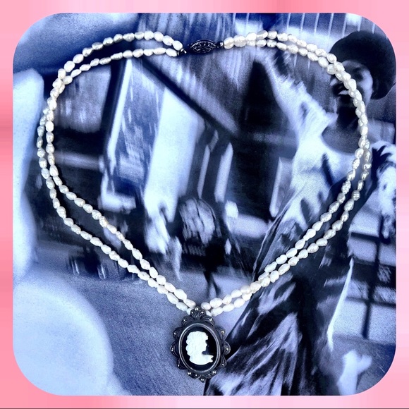 ⚜️VINTAGE Onyx Marcasite Cameo Seed Pearl Necklace - Picture 2 of 6